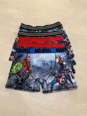 Marvel. Boys Briefs with Black Stripe Waistband & Graphics.     (5 pairs)